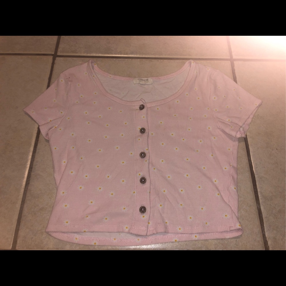 Cute Pastel Pink Crop With White Daisy’s. {For Teen Girls}